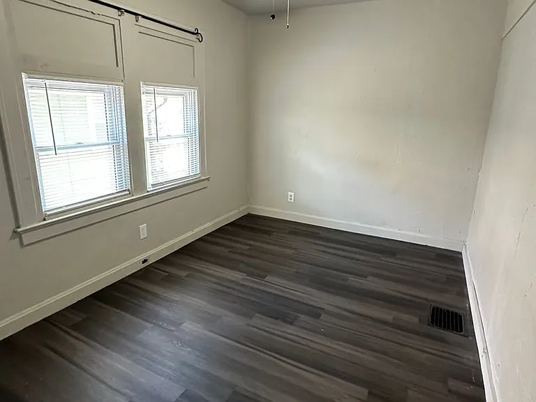 2217 Drury Ave — Photo 5
