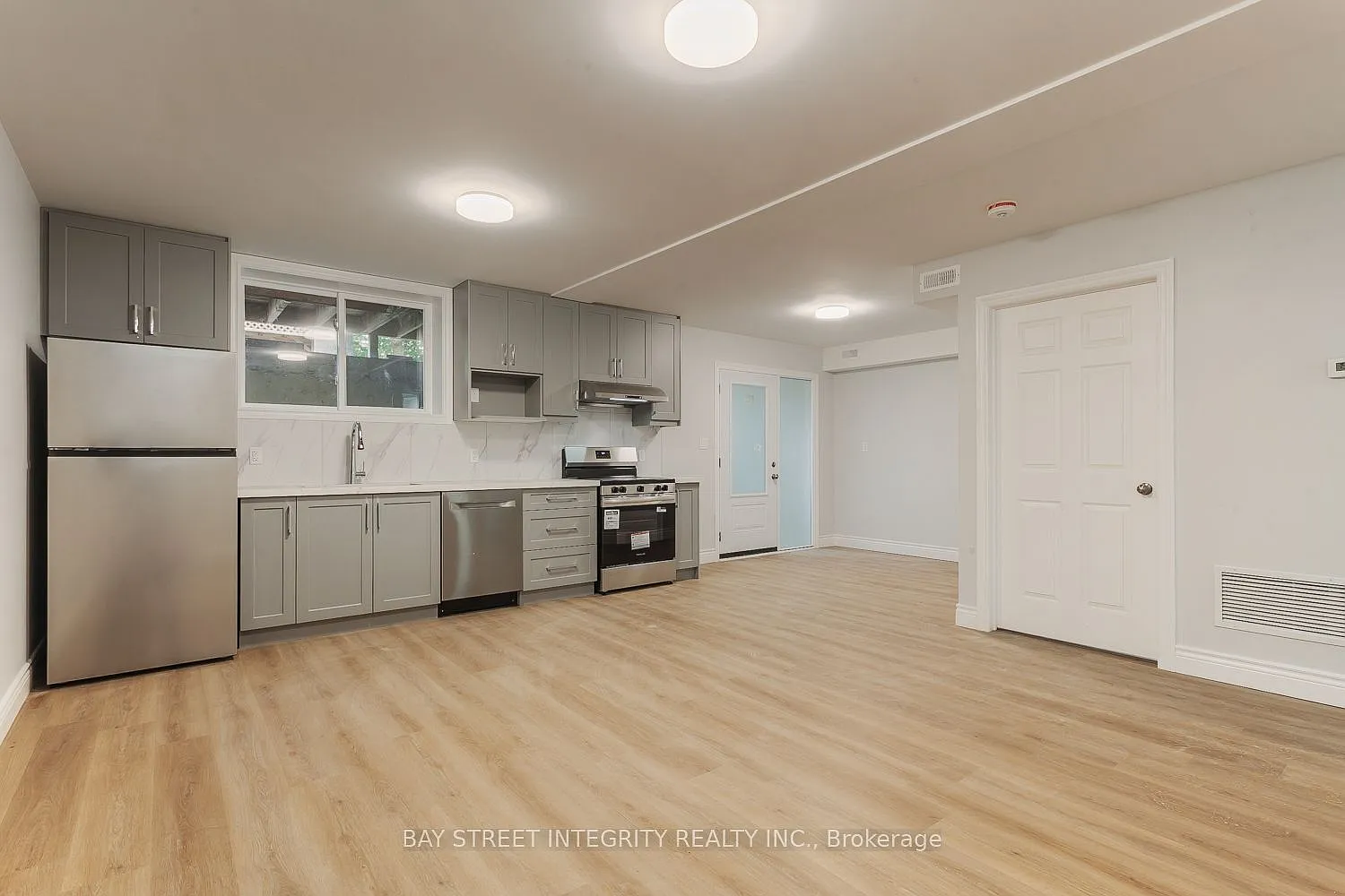 4 bed, $4,500 — Photo 1