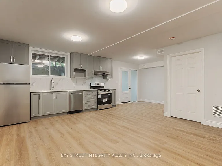 459 Palmerston Blvd #LOWER — Photo 1