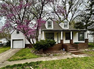 2315 E Manchester St, Springfield, MO 65804