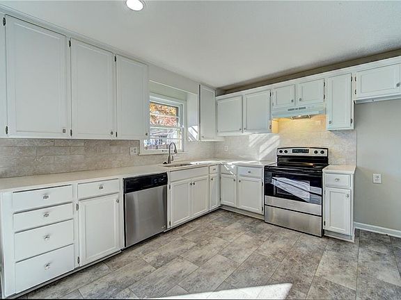 4th image of 13101 E 53rd St