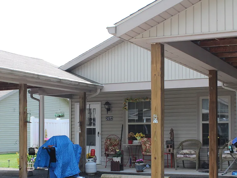 2070 Redwing Dr — Photo 1