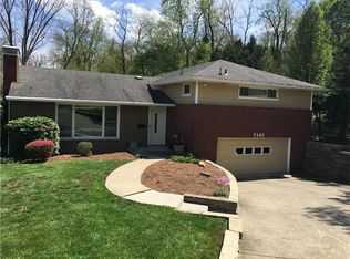 7161 Sansue Dr, Bethel Park, PA