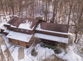 640 Shady Ledge Dr, Akron, OH 44313