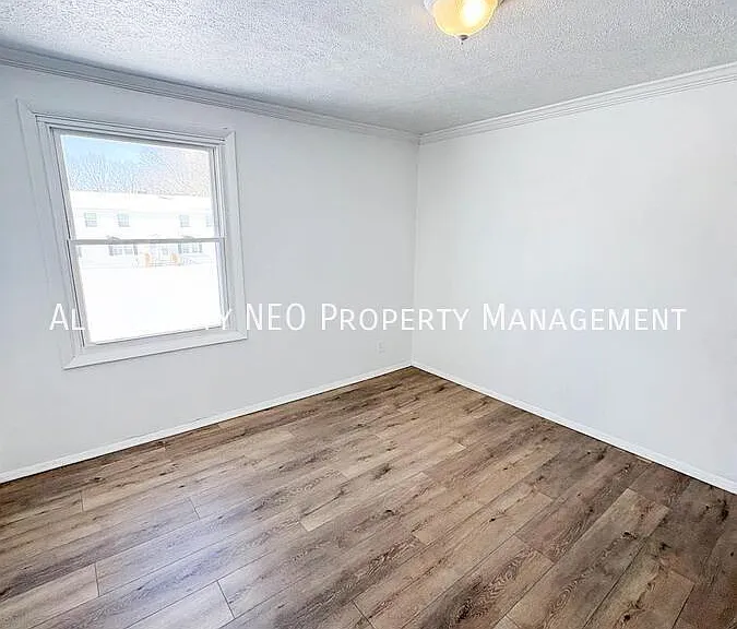 9584 Greenmeadow Rd #F — Photo 10