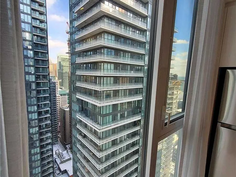 357 King St W #3605 — Photo 9