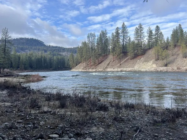 4 Driftwood Dr, Kettle Falls, WA 99141