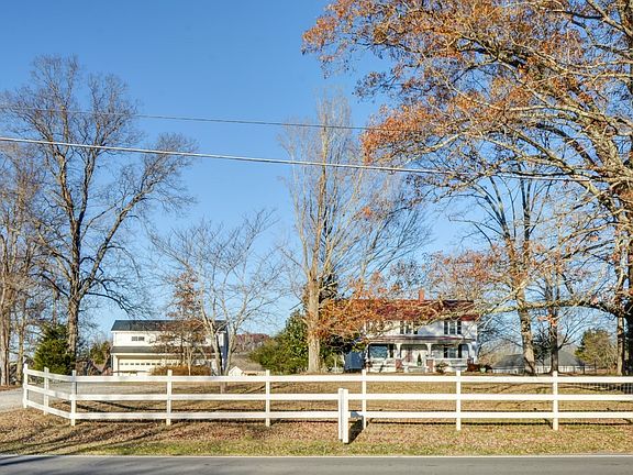 5th image of 3131 E Old Ashland City Rd