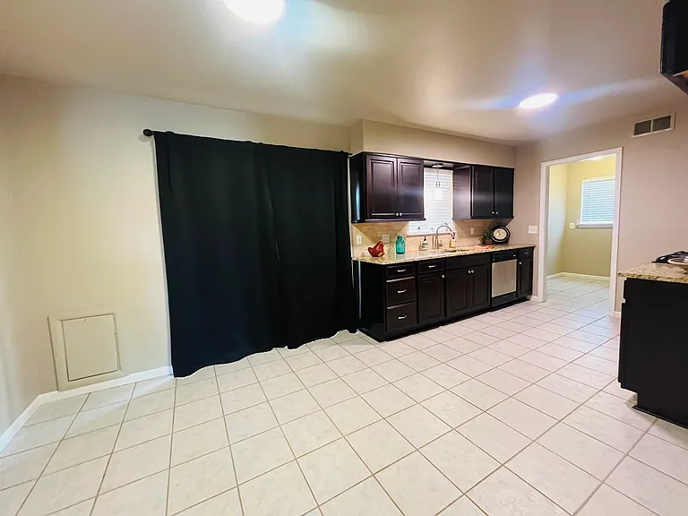3912 NW 58th St — Photo 12