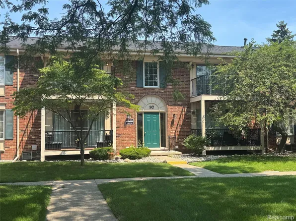 12050 Fifteen Mile Rd #31, Sterling Heights, MI 48312