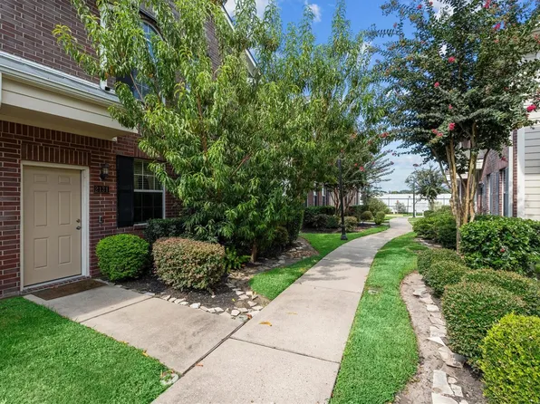 2131 Kemah Village Dr, Kemah, TX 77565