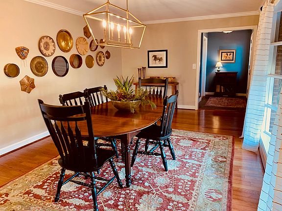 5th image of 207 Castlewood Dr