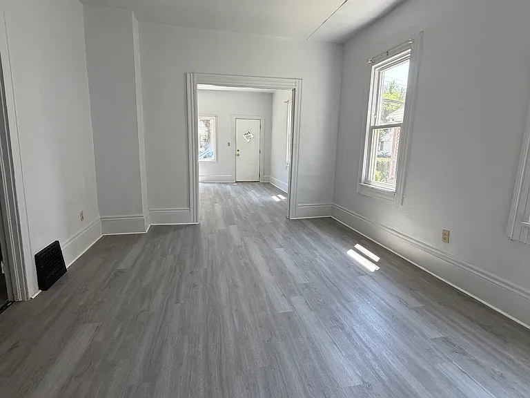 7009 Hecker Ave — Photo 19