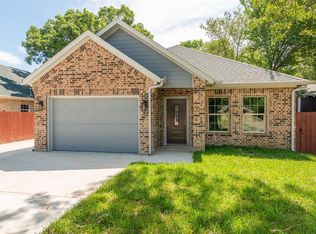 3845 Waldorf St, Fort Worth, TX 76119