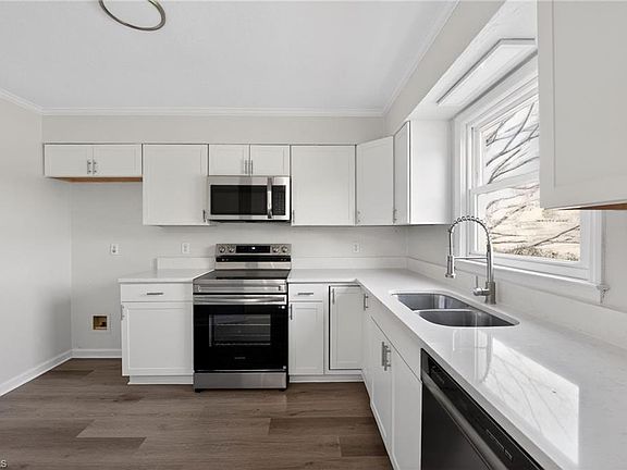 4th image of 256 Herronwood Dr