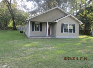 1550 Lake Dr, Midway, GA 31320