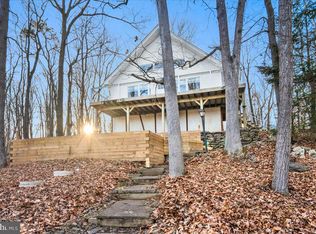 306 Timber Hill Rd, Henryville, PA 18332