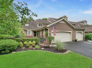 240 Westervelt Ln, Mahwah, NJ 07430