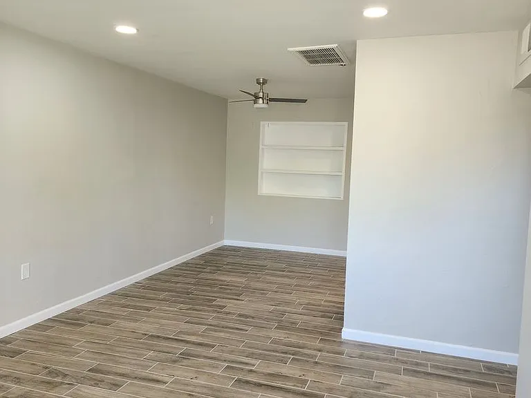 1041 W Elna Rae St — Photo 3