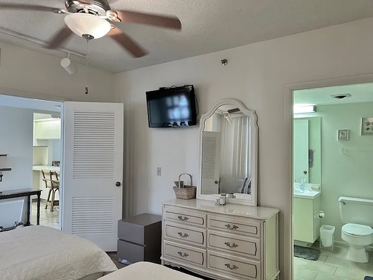 1095 Gulf Of Mexico Dr #104 — Photo 25