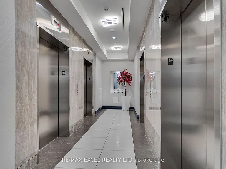 7161 Yonge St #625 — Photo 9