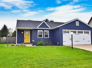 1410 Maple Ln, Nappanee, IN 46550