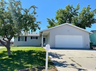 911 Leal St, Douglas, WY 82633