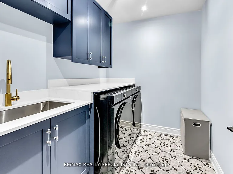 7 Streight Ln — Photo 9