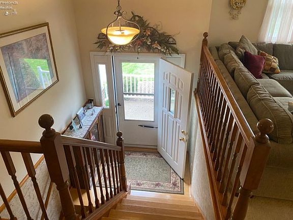 4th image of 1 Whippoorwill Ln