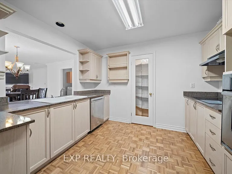 469 Church St #18 — Photo 5