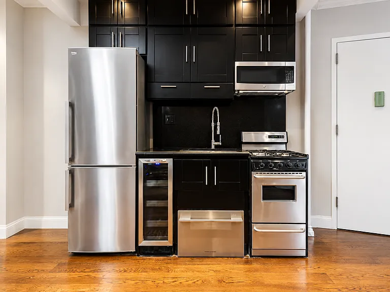 5 W 103rd St #2RW — Photo 4