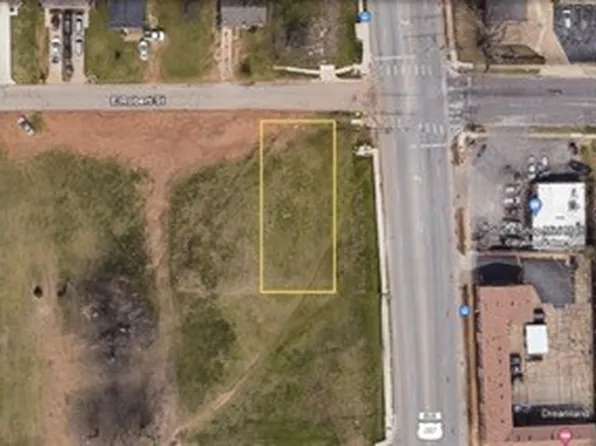 1520 E Robert St, Fort Worth, TX 76104