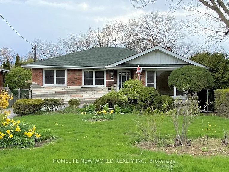 176 Eastdale St — Photo 1