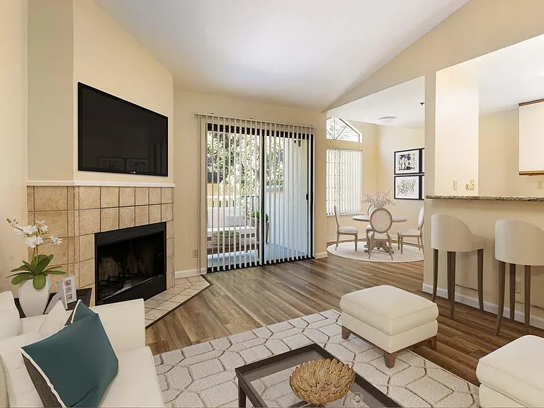 Dry Creek Apartments — Photo 42