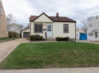 1119 S 88th St, West Allis, WI 53214