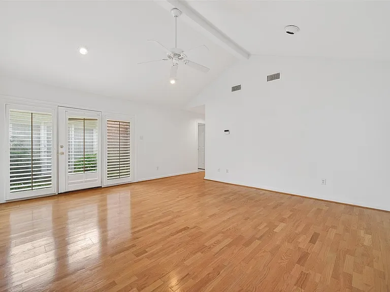5643 Piping Rock Ln — Photo 45