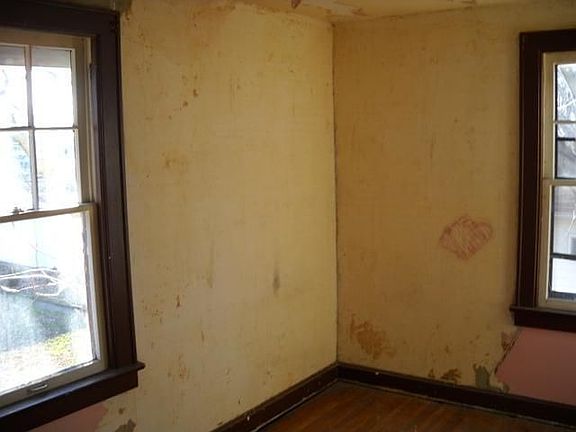 2nd image of 781 Thurman Ave
