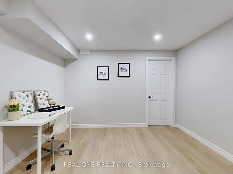 27 Gladiola Ct E — Photo 19