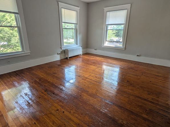 512 Whitney Ave #2