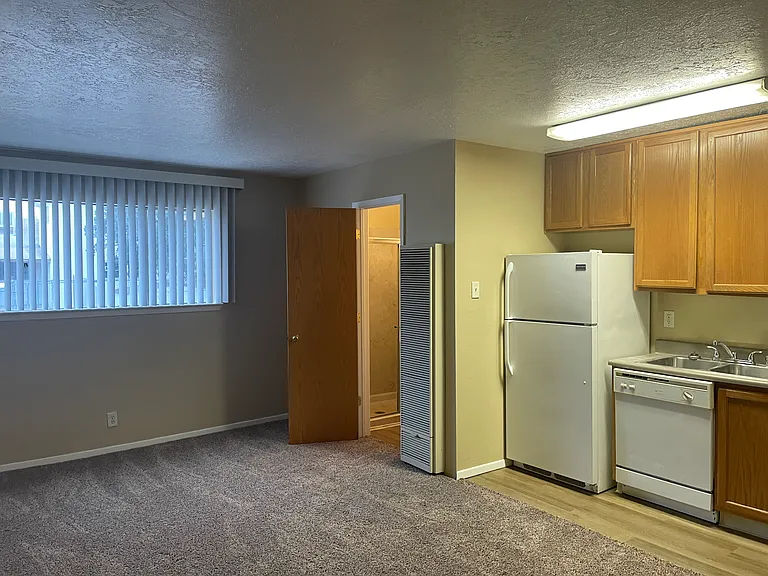 Updated North UNM Studios with All Utilities and WIFI Included — Photo 19