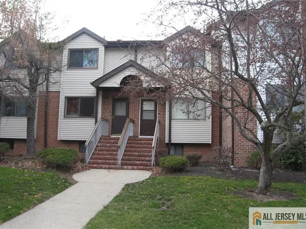 4004 Birchwood Ct, North Brunswick, NJ 08902
