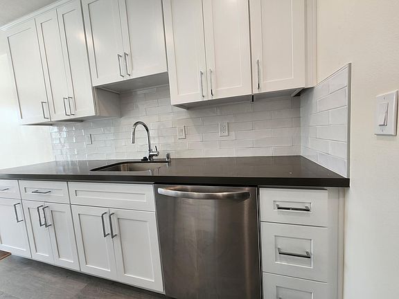 3rd image of 994 Ponderosa Ave #C