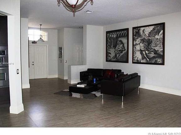 4th image of 995 Sunflower Cir #0
