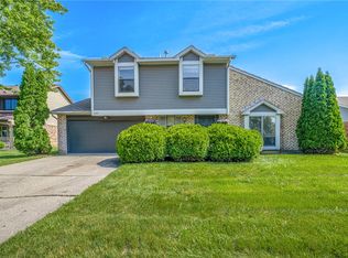 6587 Charlesgate Rd, Dayton, OH 45424