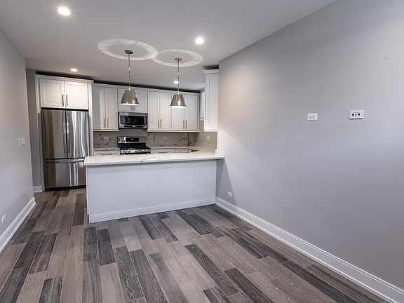 5th image of 2511 N Francisco Ave #G