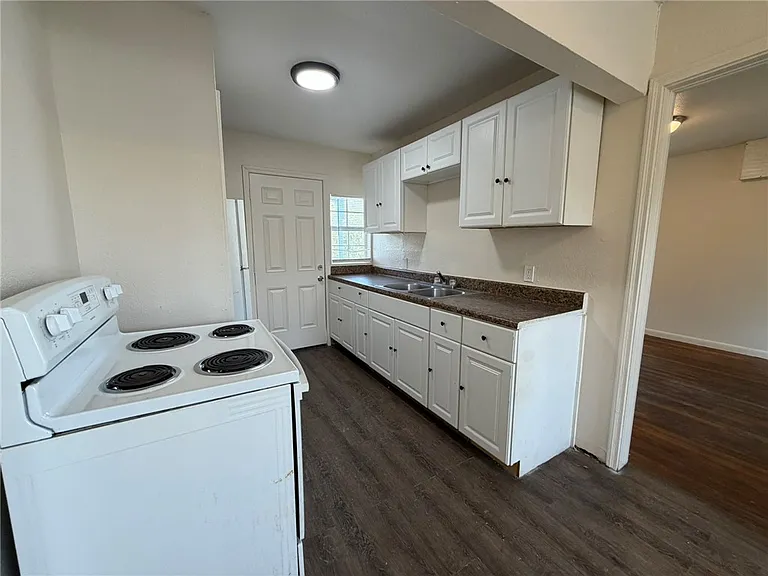 113 Blevins St — Photo 8