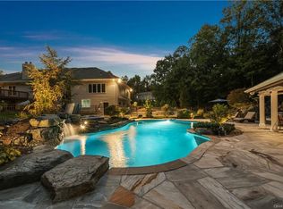 334 S Middletown Rd, Pearl River, NY 10965