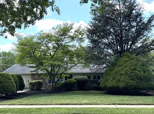 19 Marigold Cir, Levittown, PA 19054