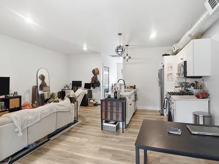 4745 Butler St #3 — Photo 7
