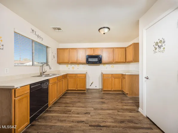 8296 W Redshank Dr, Tucson, AZ 85757